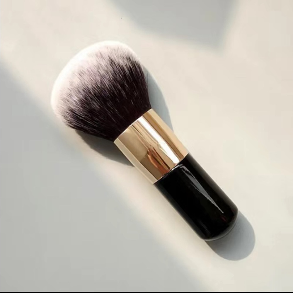 Powder Brush Soft Long Hair Brush - Picture 2 of 4